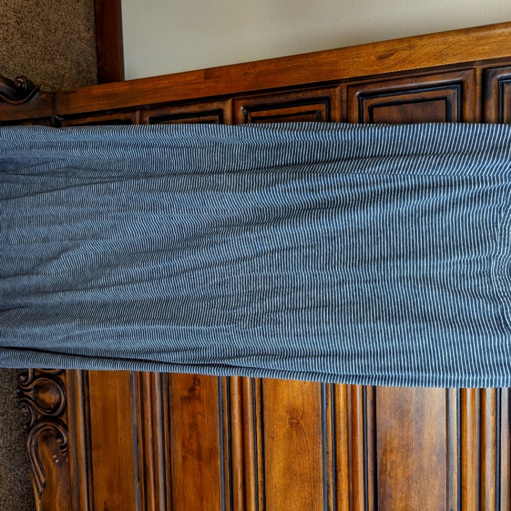 AE Maxi skirt with half slit.